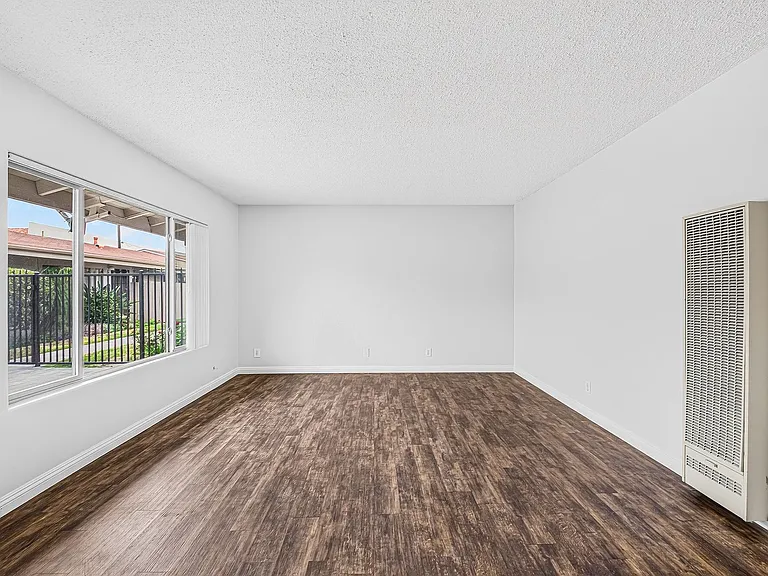 147 S Magnolia Avenue — Photo 11