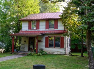 829 Forest St, Hendersonville, NC 28739