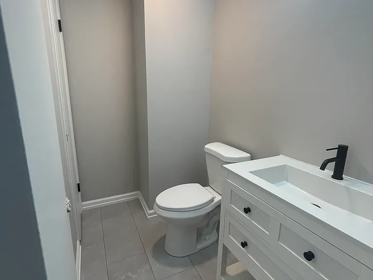 273 Derby Ave #503 — Photo 4