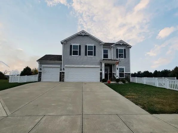 4748 Clairmont Dr, Columbus, IN 47203
