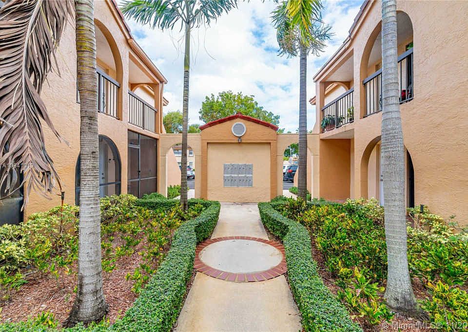 1st image of 18286 Mediterranean Blvd #32