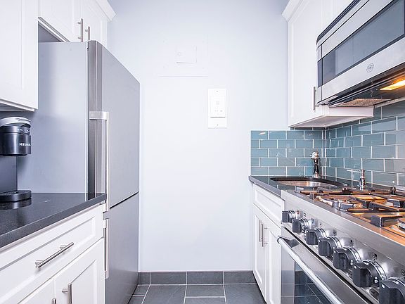 3rd image of 310 E 49th St APT 6F