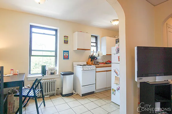 Rented by City Connections Realty | media 44