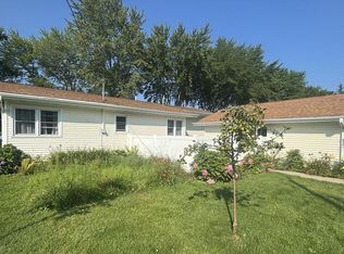330 W Wallrich Rd, Cecil, WI 54111