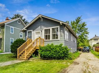 212 E Burlington St, Riverside, IL 60546