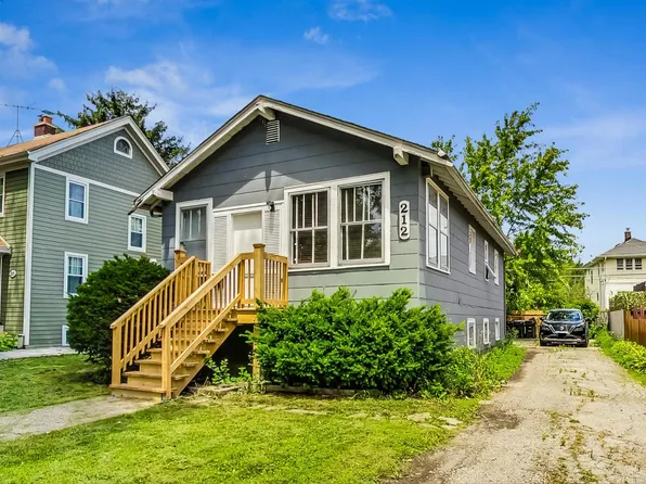 212 E Burlington St, Riverside, IL 60546