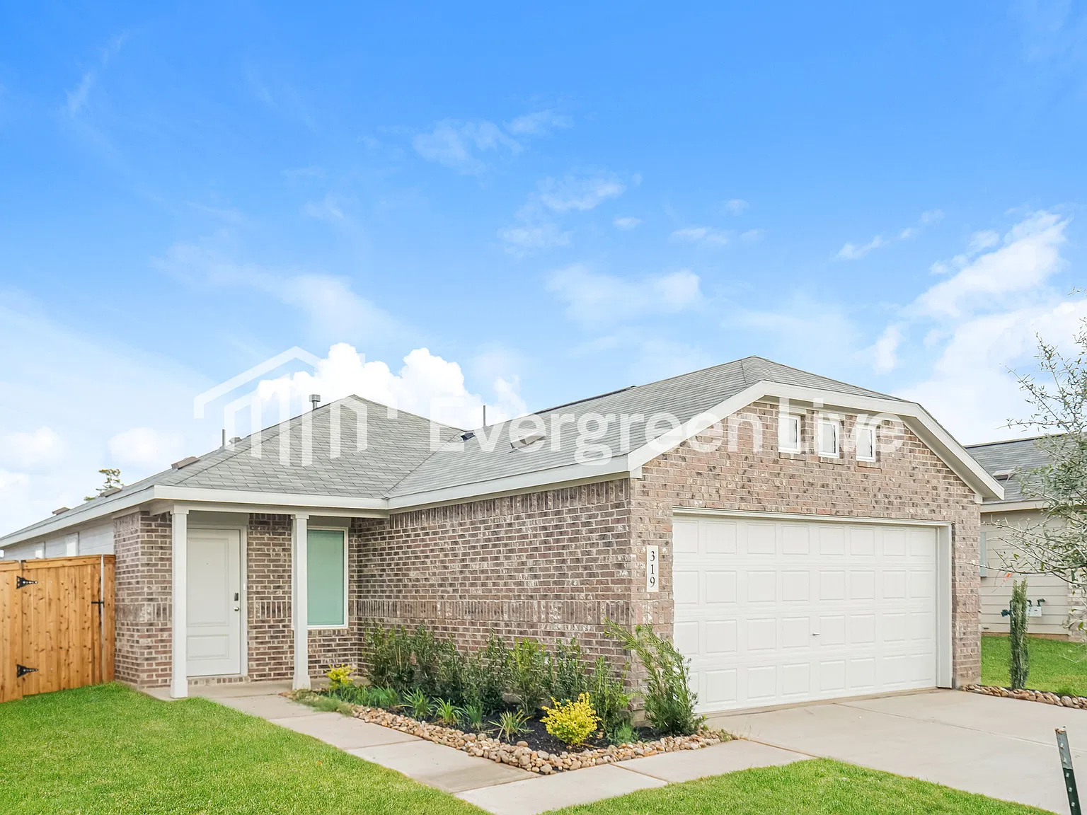 3 bed, 2.0 bath, 1273 sqft, $1,545 — Photo 2