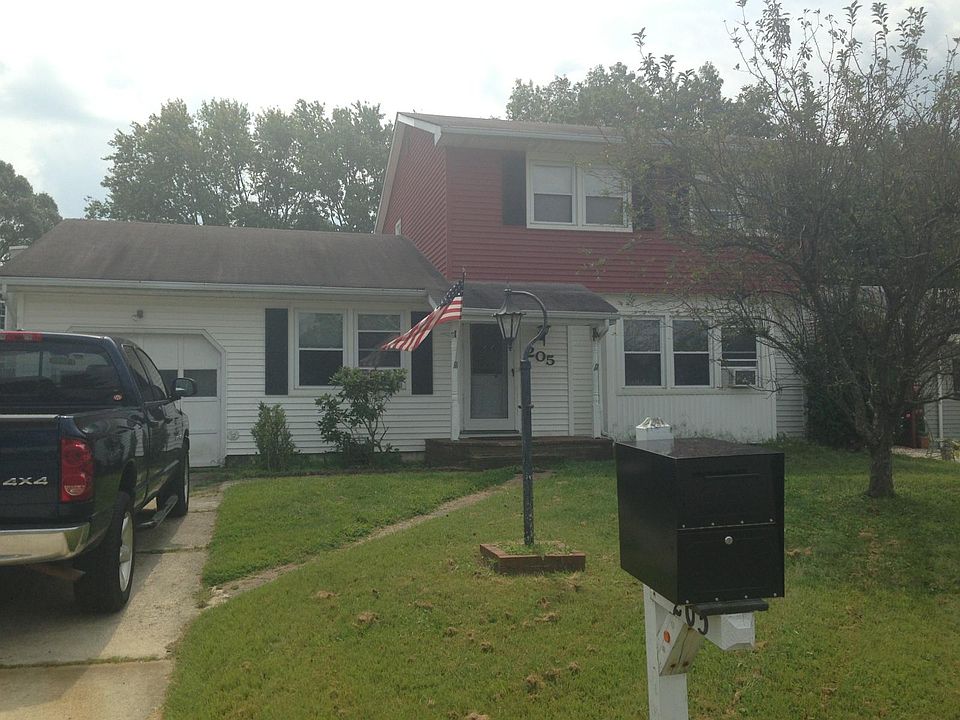 1st image of 205 Twin Lakes Blvd