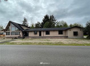 325 Harbor View Loop SE, Ocean Shores, WA 98569