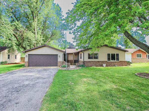 209 W Stevenson St, Morocco, IN 47963