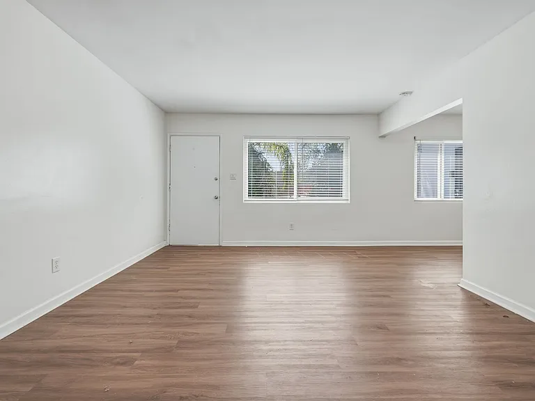 2424 24305 India Street 2429 2435.5 Kettner Blvd — Photo 16