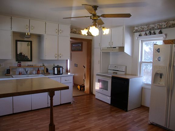 4th image of 134 W Waupun St