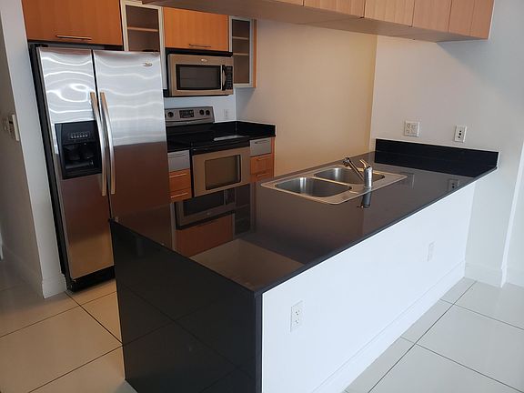 2nd image of 1750 N Bayshore Drive #5205