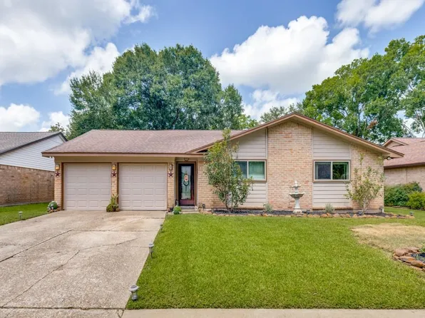 1615 Pecan Hollow St, Pearland, TX 77581