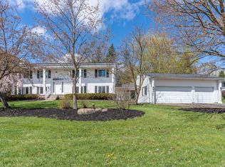 3076 Moraine Dr, Brighton, MI 48114