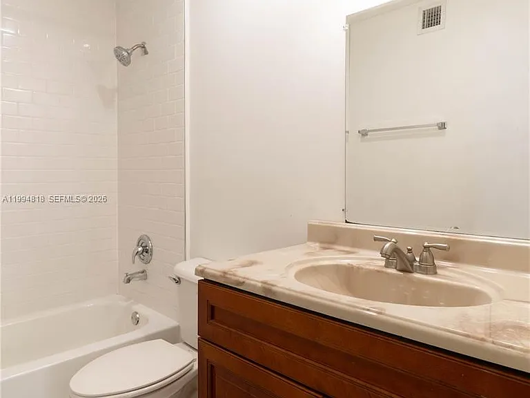 875 Riverside Dr #715 — Photo 17