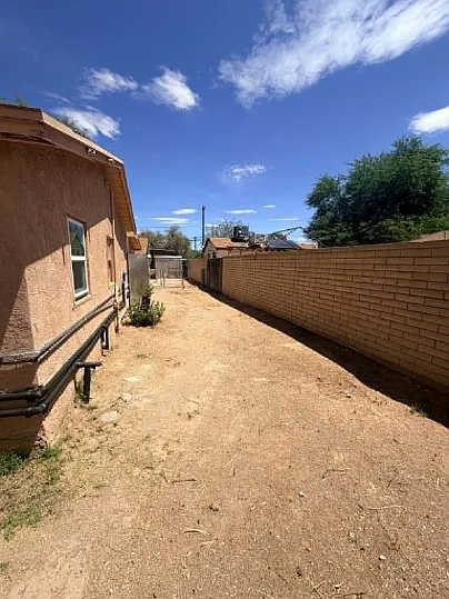 2 bed, 600 sqft, $1,000 — Photo 3