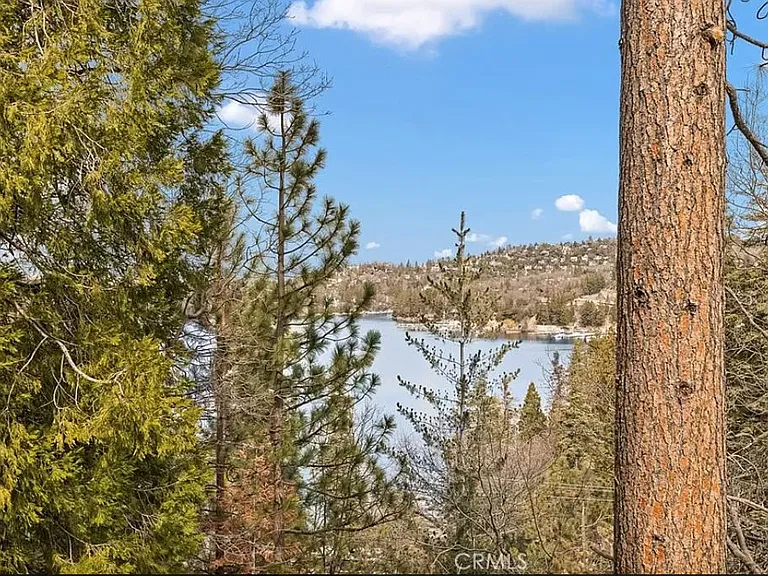 354 Emerald Dr — Photo 4