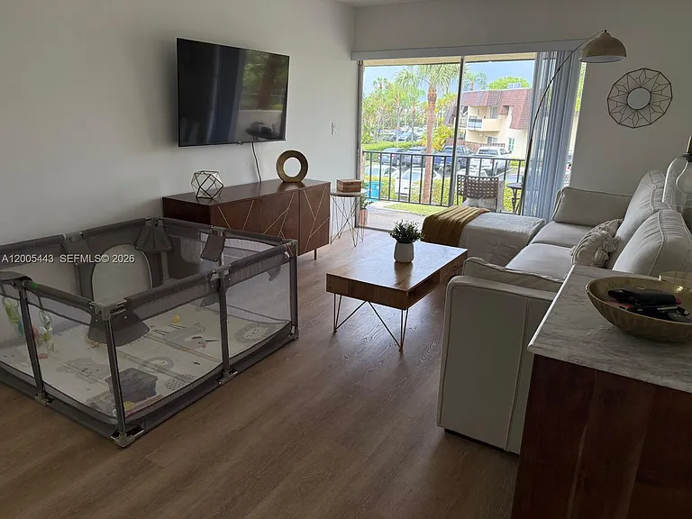 9006 SW 137th St #18 — Photo 3