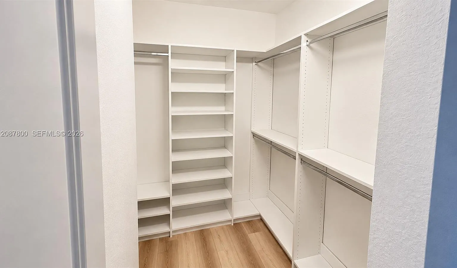 3 bed, 1328 sqft, $3,250 — Photo 2