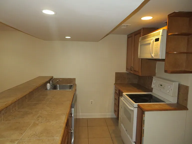 1381 Hazel Nut Ct — Photo 10