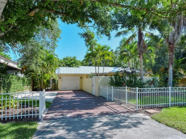 1747 Waldemere St, Sarasota, FL 34239