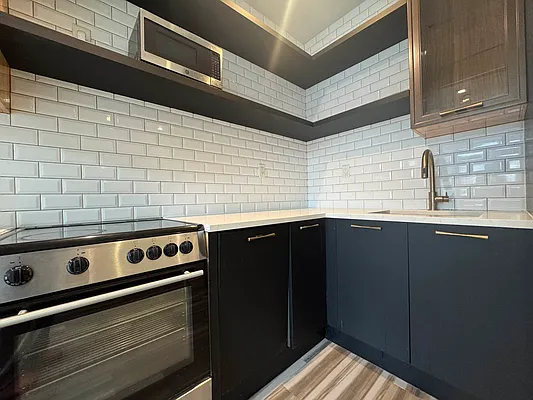 Rented by Pear NYC LLC | media 31