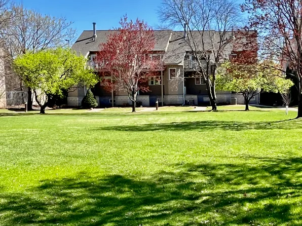 2867 Kenwood Isles Dr, Minneapolis, MN 55408