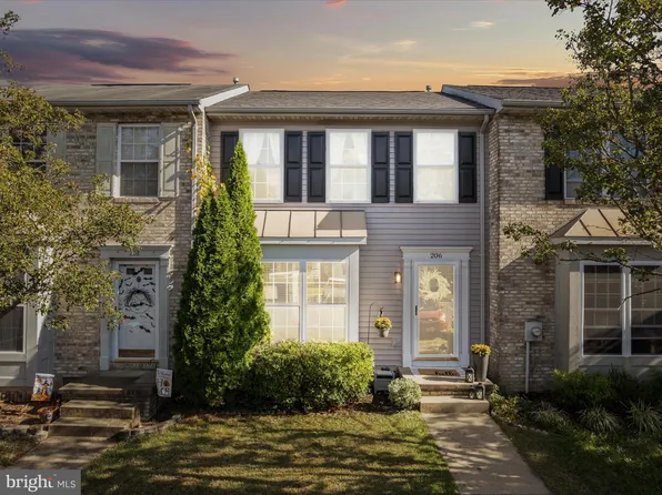 206 Barrington Ln, Winchester, VA 22601