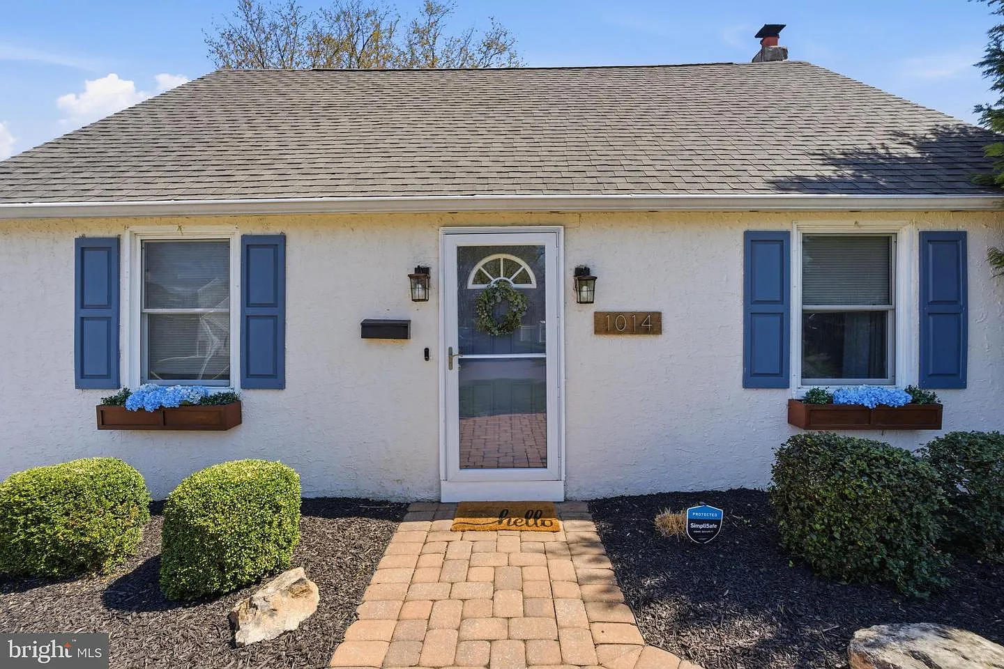 1014 Thrush Ln photo 1