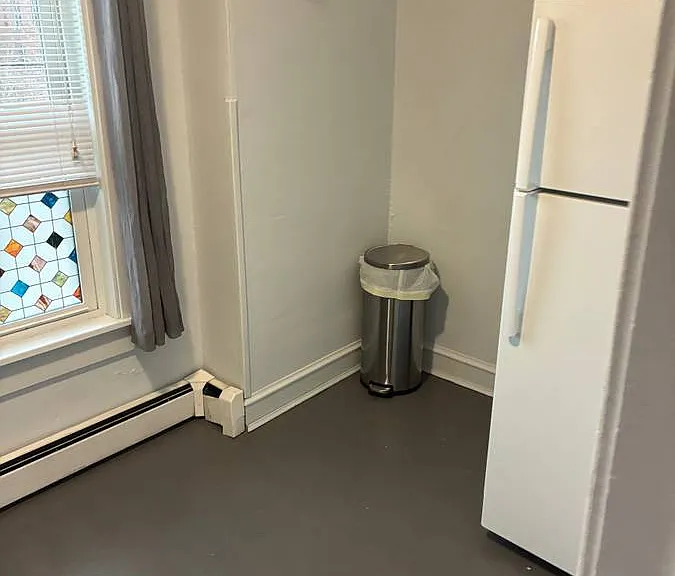 301 S Mills St #4 — Photo 5