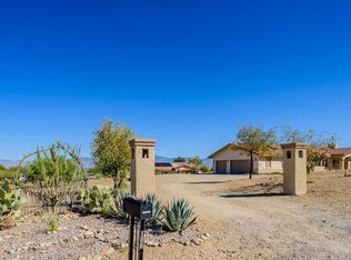 100 N Sharon Rd, Vail, AZ 85641