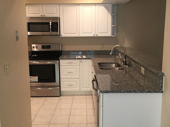 4th image of 807 Mallery St Unit H