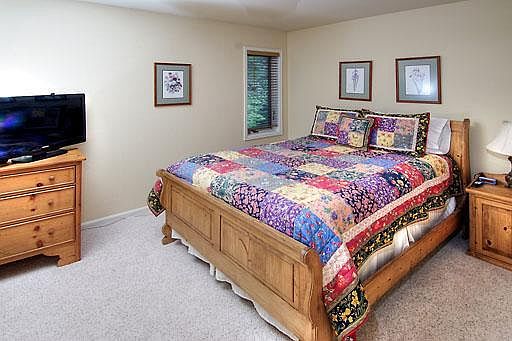4th image of 5020 Main Gore Pl