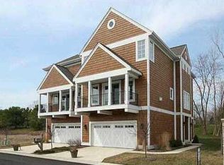 9811 NE Marina Village Dr, Indianapolis, IN 46256