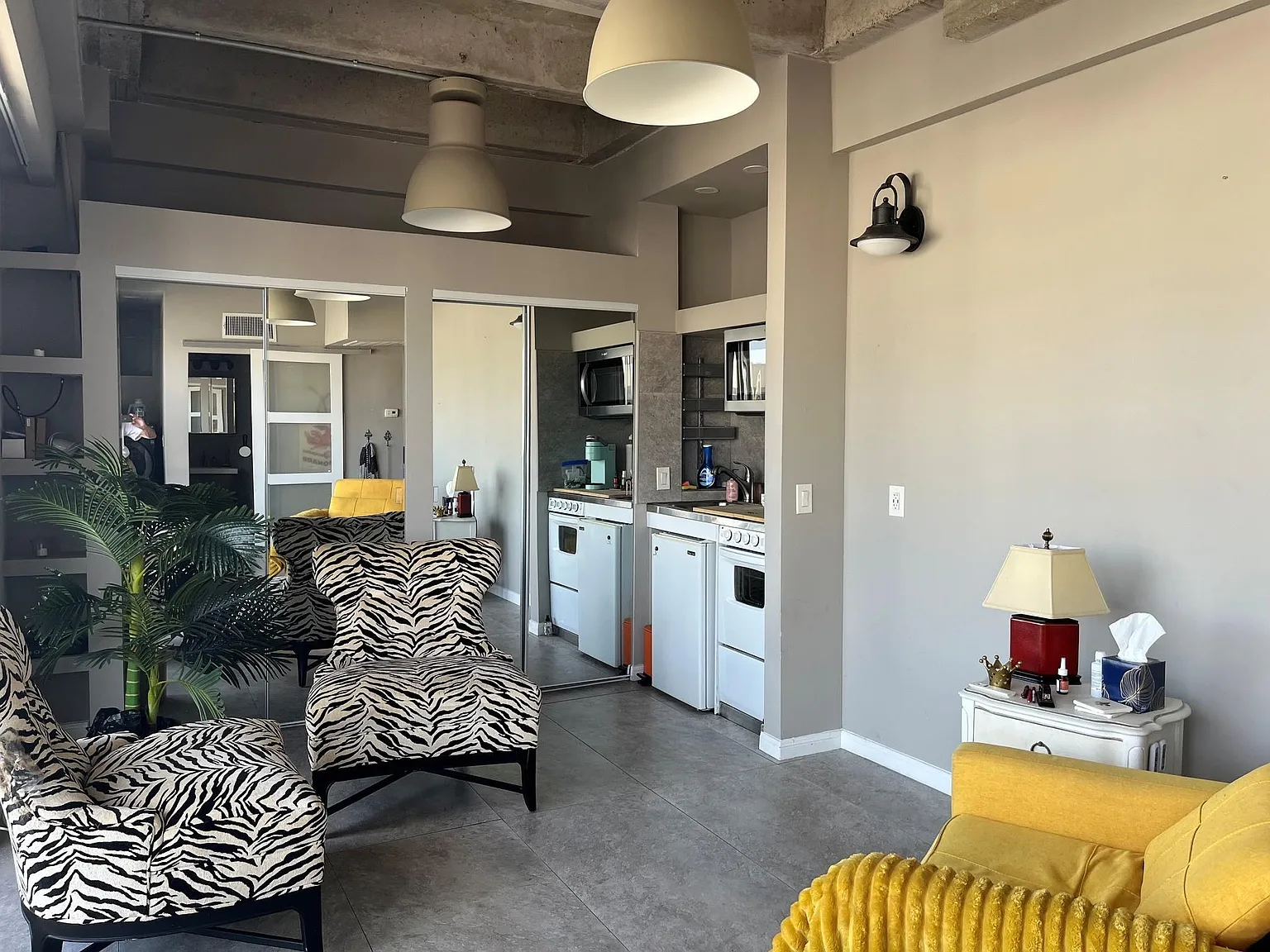 Studio, 1.0 bath, 283 sqft, $1,200 — Photo 1