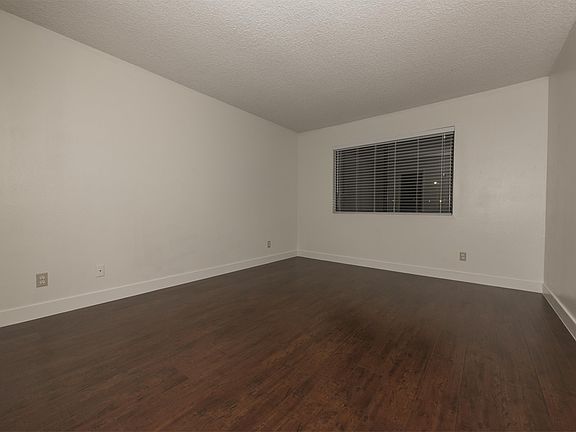 4th image of 6212 Camino De Rosa Dr APT 5