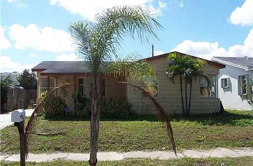 1st image of 305 Princeton Dr