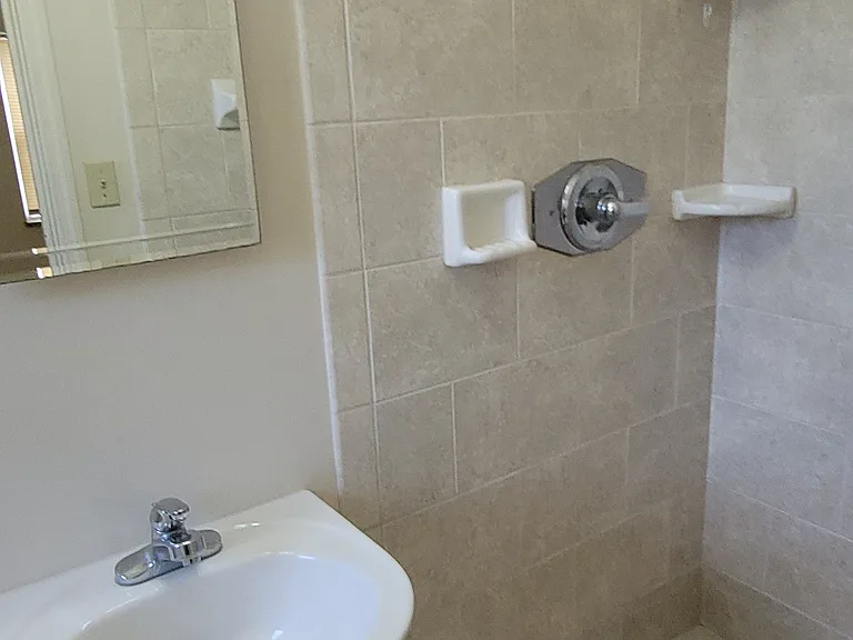 Jeanne Dr — Photo 20