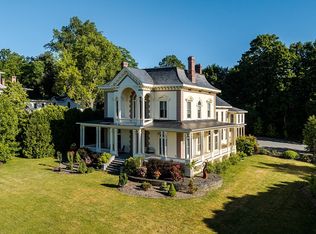 38 Gray St, Amherst, MA 01002