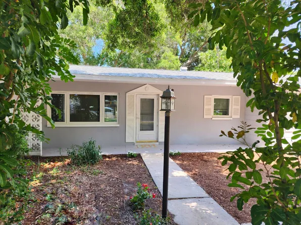 2045 Valencia Way, Clearwater, FL 33764