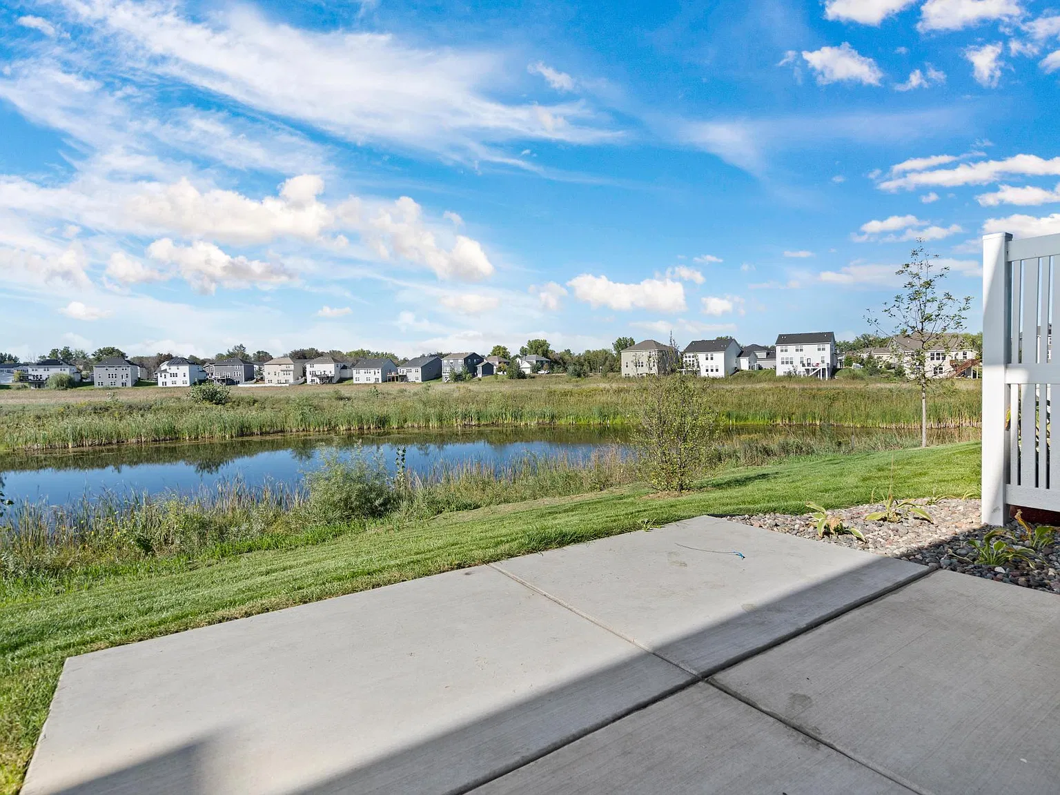 3 bed, 2.5 bath, 1804 sqft, $2,595 — Photo 4