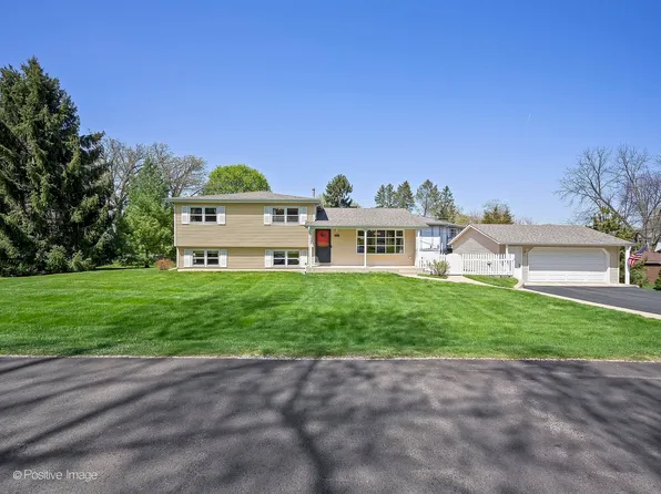 27W280 Childs St, Winfield, IL 60190