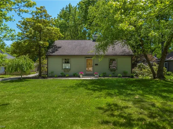 30503 Winston Dr, Bay Village, OH 44140