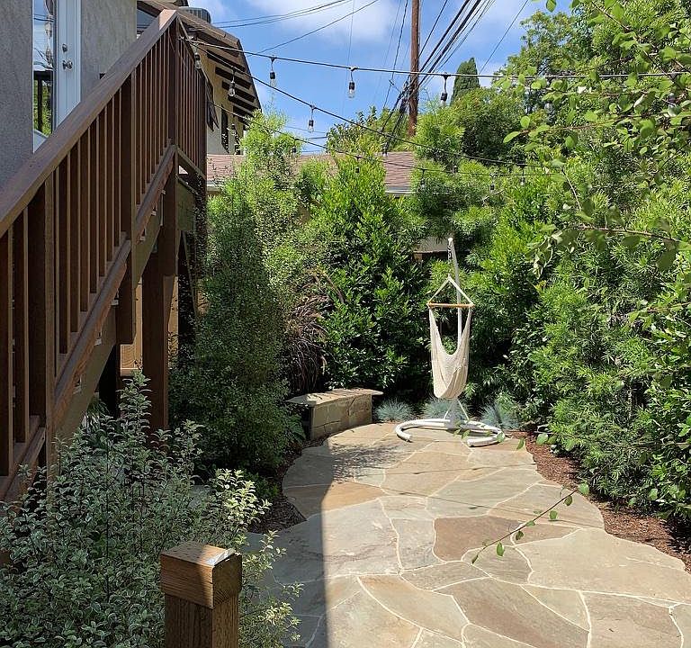 Private backyard patio