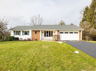 97 Tumbleweed Dr, Pittsford, NY 14534