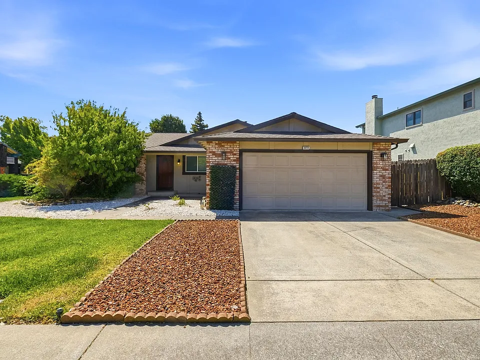 3273 Prescott Way