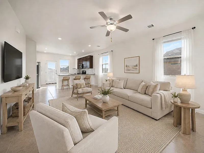 3 bed, 1250 sqft, $1,800 — Photo 3
