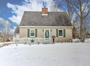 702 N Blackhoof St, Wapakoneta, OH 45895