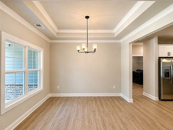 4th image of 108 Apricot Ln
